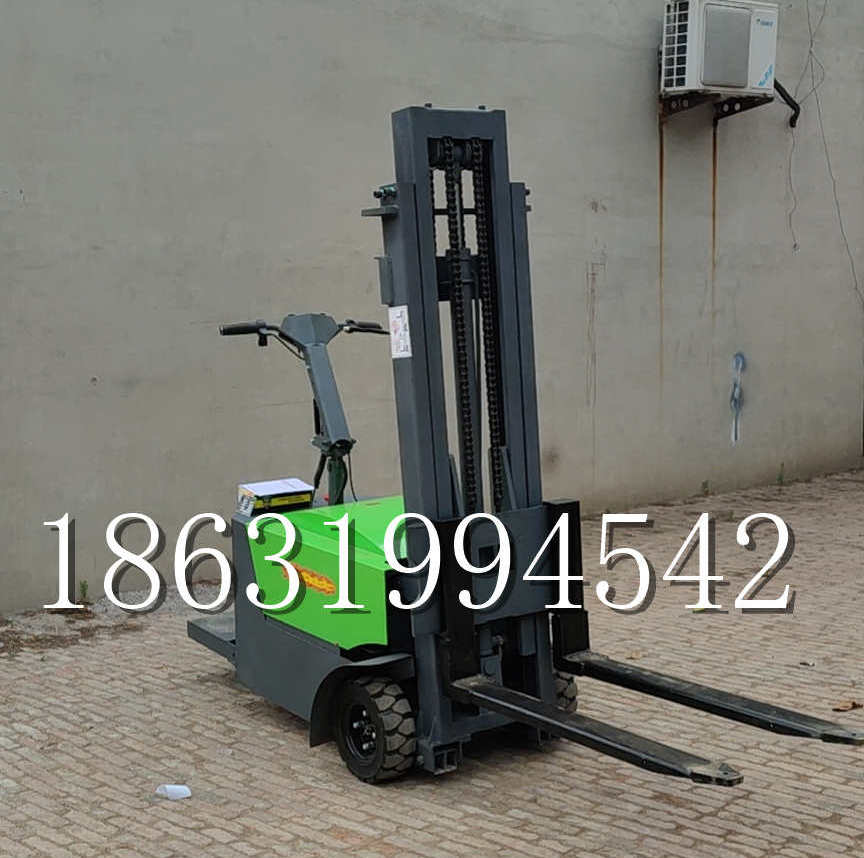 两当县优程全电动叉车插腿式堆高车液压装卸车1.5吨升高小型站驾式铲车